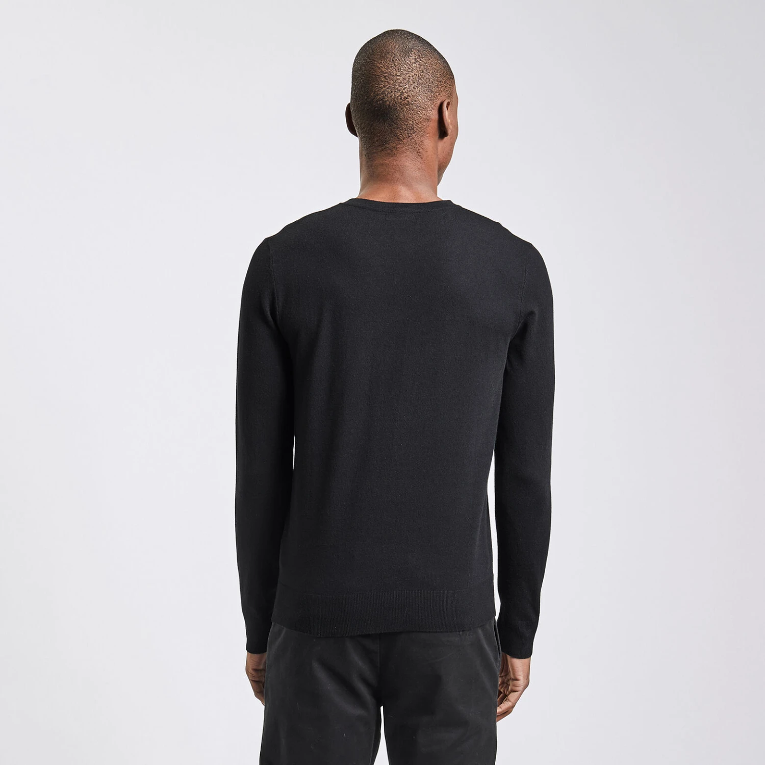 Pull à Col V Essentiel 6 Pull à Col V Essentiel – Image 6