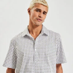 Chemisette Slim Imprimé Géométrique Coton Biologiq 10 Chemisette Slim Imprimé Géométrique Coton Biologiq -Men's Clothing Soldes Boutique 1003610 10000 V4