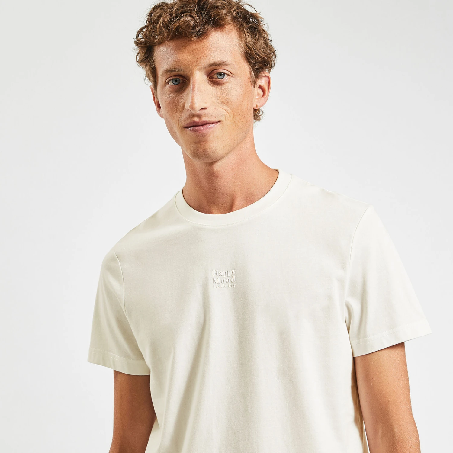 Tee Shirt Mot Reliéfé 3 Tee Shirt Mot Reliéfé – Image 3